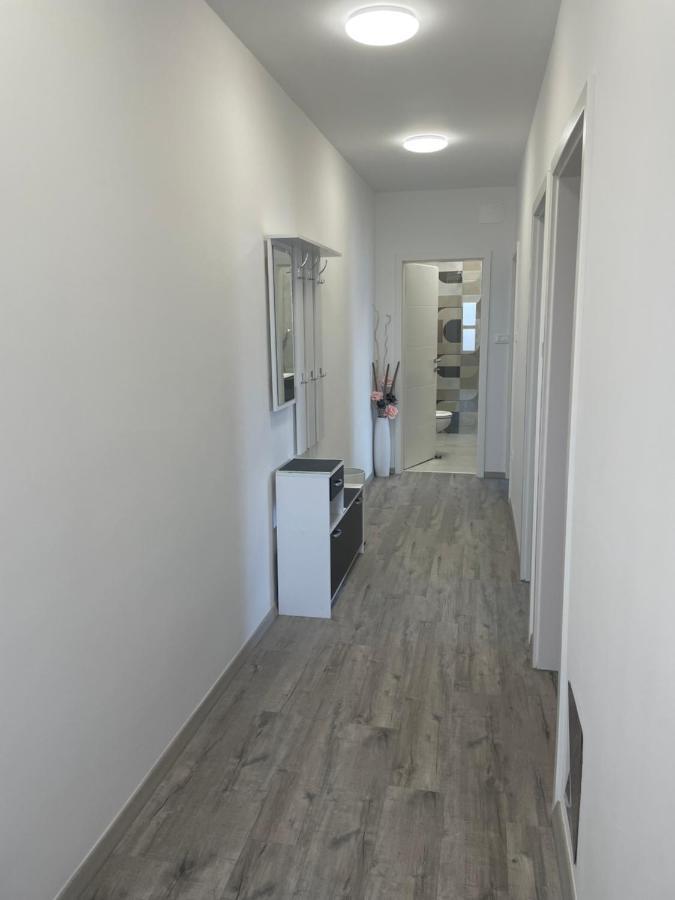 Spacious New App For 5 Persons, Close Beach&city Apartment *