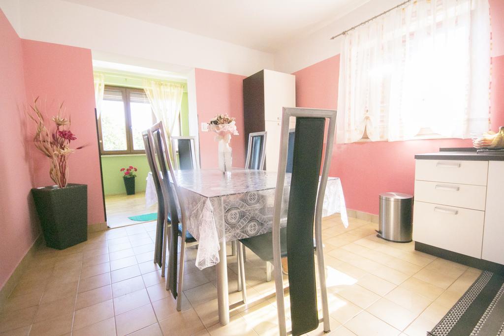 Apartment Spacious New App For 5 Persons, Close Beach&city Porec