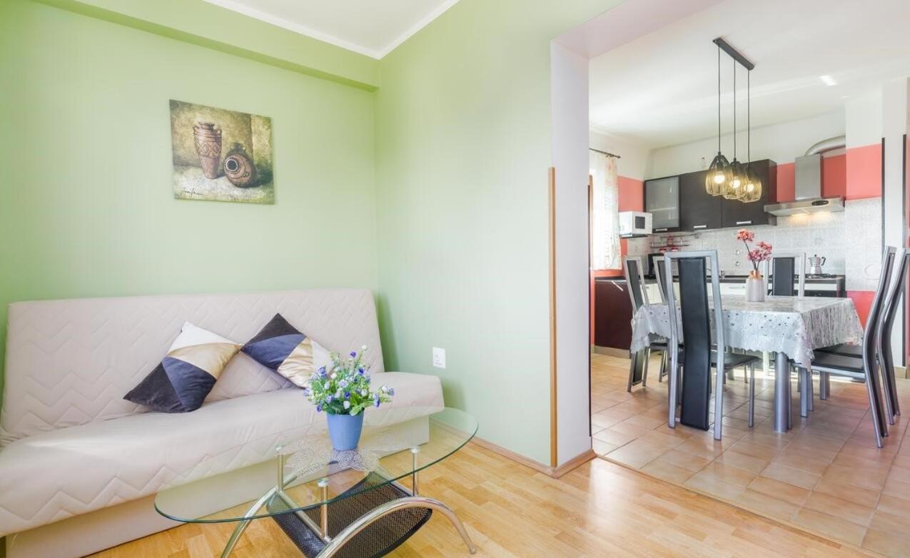 Apartment Spacious New App For 5 Persons, Close Beach&city *