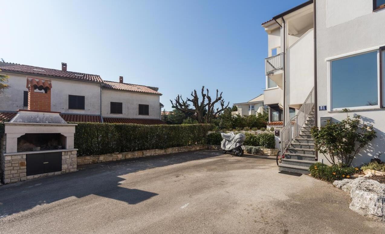 Spacious New App For 5 Persons, Close Beach&city Apartment *